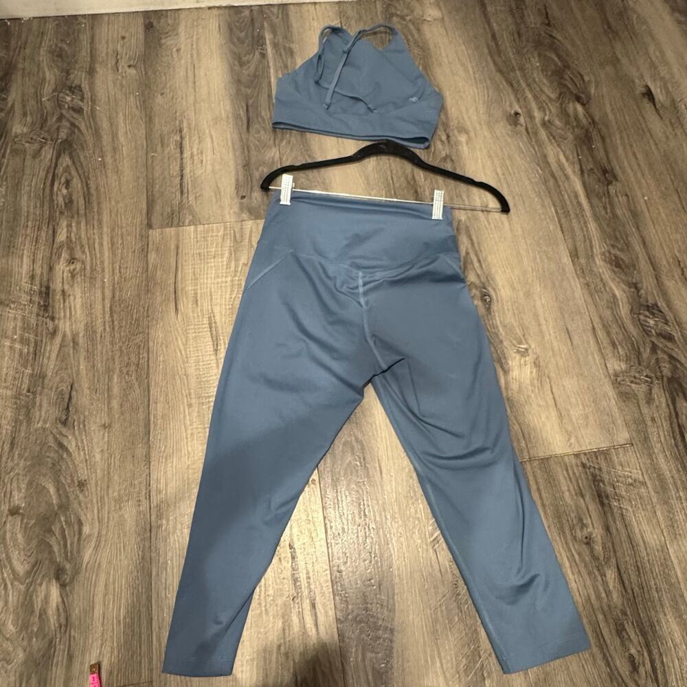 Girlfriend Collective High Waist Capri and Topanga Sports Bra Set Blue Size XS/S